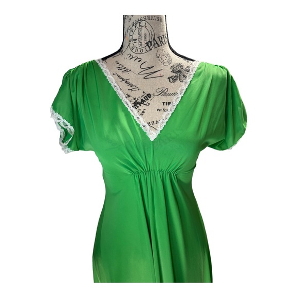 Vintage Formfit Rogers Nightgown - Picture 2 of 8